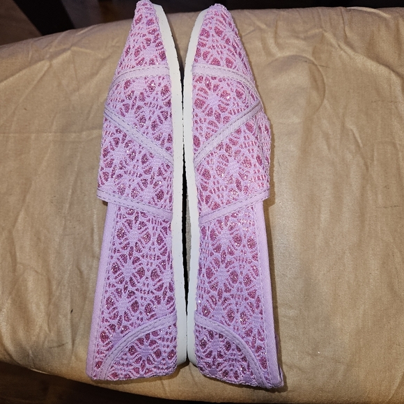 Tammy pink & lilac sparkly slip on crocheted shoes. Size 10 women. - Picture 4 of 9